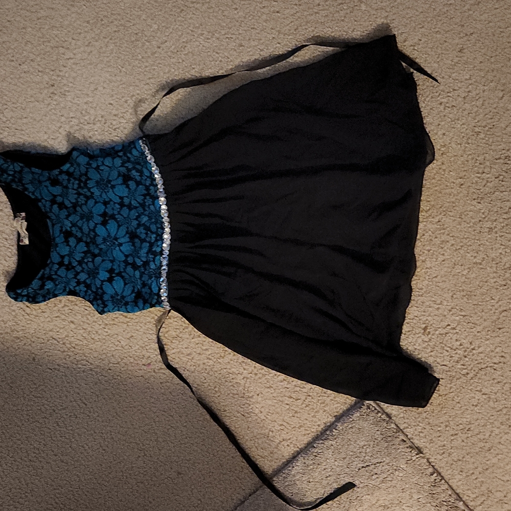 Girls dress by Speechless